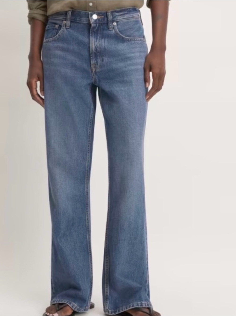 EVERLANE The Slouch Bootcut Jean in Medium Blue Wash Organic Cotton Size 26